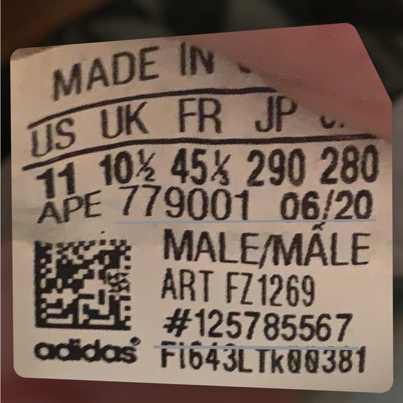 Yeezy 380 boost great condition the 2020 edition. - Picture 2 of 2